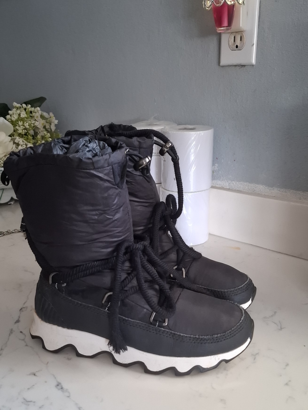 Sorel Black Winter Rain Boots with White Sole